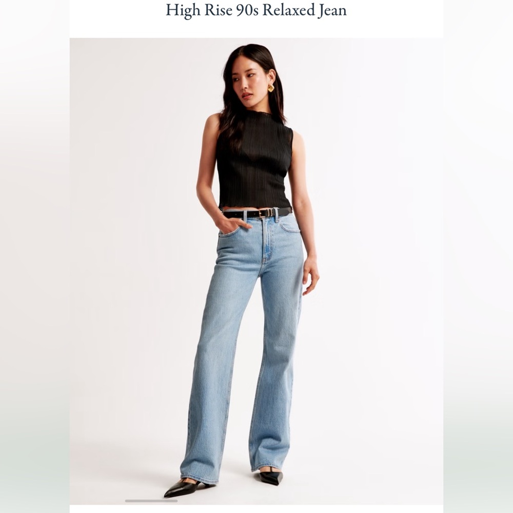 A&F High rise 90s relaxed Jean 25 Extra short
